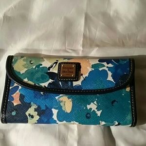 *LAST!!!* Dooney & Bourke Wallet/Clutch